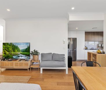 3 Bedrooms Townhouse available from 7 Dec 2026 - Photo 4