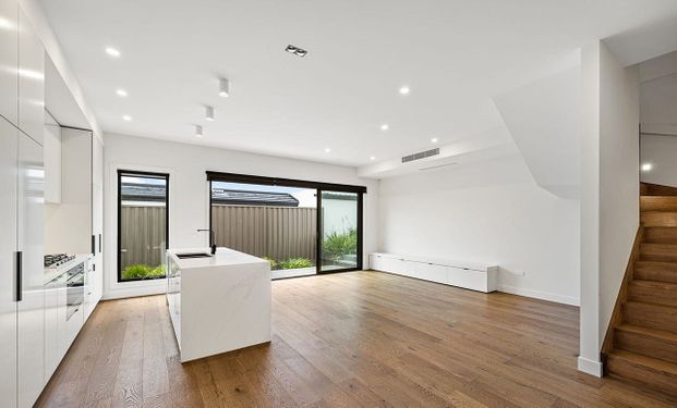 1/23 Oswald Thomas Avenue, Hampton East - Photo 1