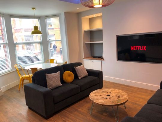 6 Bed Terraced House, Garmoyle Road, L15 - Photo 1