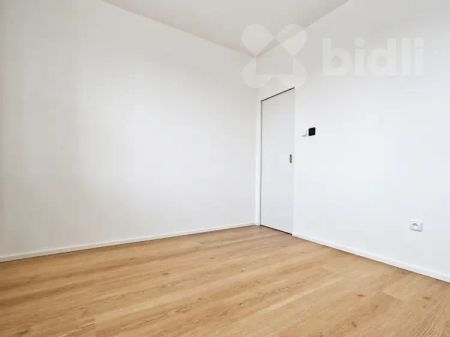 Pronájem světlého bytu 2+kk, 53 m - Fotografie 2