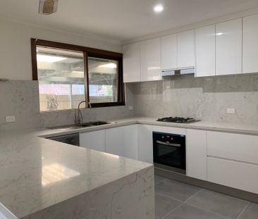 A Cosy Home in Hampton Park - Photo 4