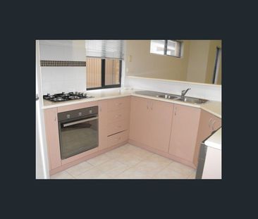 Freshly Painted Family Home - Photo 5