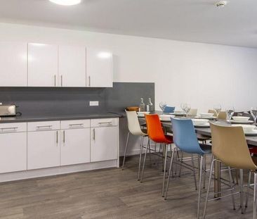 1 bedroom in a flat share to rent - Photo 3