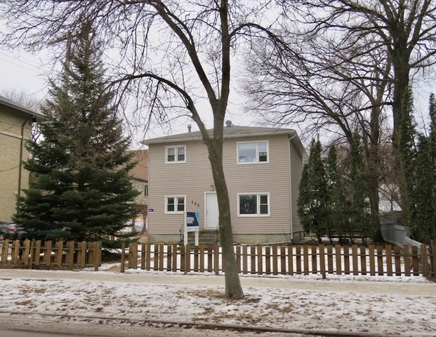 562 Wardlaw Avenue | 562 Wardlaw Avenue, Winnipeg - Photo 1