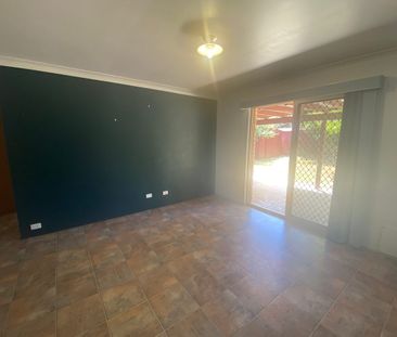 3 BEDROOM HOME LOCATED IN WEST TAMWORTH - Photo 1