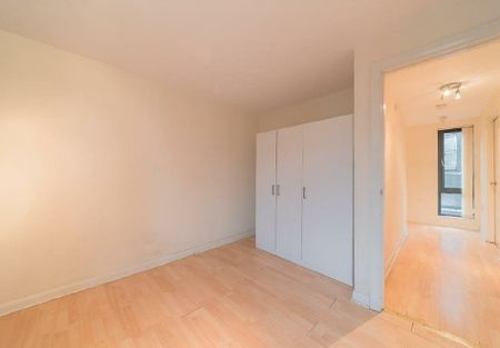 2 Bed Flat, Base, S1 - Photo 3