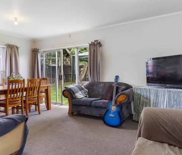 ovely three-bedroom home - Photo 1