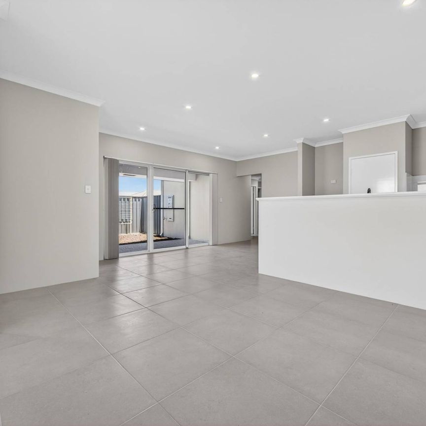 STUNNING 3 x 2 HOME - Photo 1