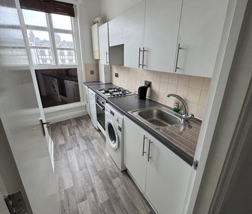 Room in a Shared Flat, Clapham Common, SW4 - Photo 2