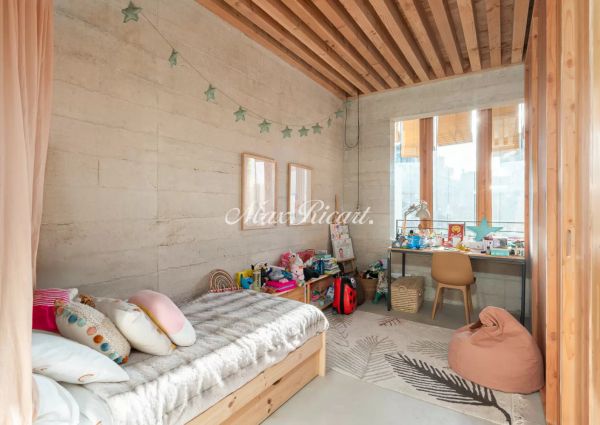 Exclusiva casa de obra nueva en Sarriá, galardonada con el Premio FAD 2024