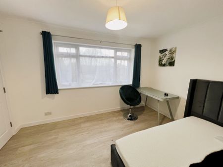room 4 - Photo 5