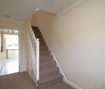 3 bedroom semi-detached house to rent - Photo 3