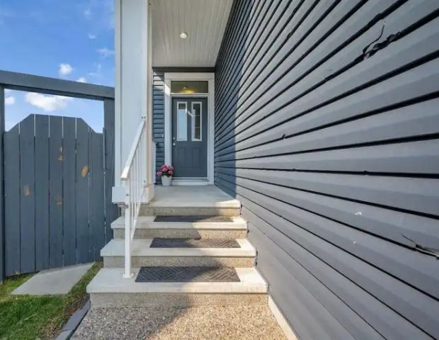 Redstone upper level for rent (unfurnished!) | Calgary - Photo 1