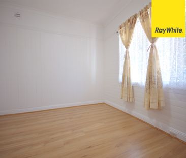 FULLY RENOVATED THREE BEDROOM FAMILY HOME - Photo 2