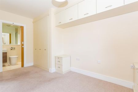 To Let 2 Bed Apartment - Photo 4