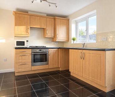 3 bedroom semi-detached house to rent - Photo 5