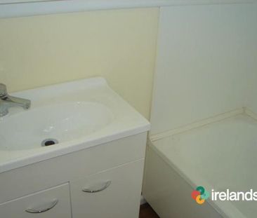 Warm Sunny Family Home - Photo 3