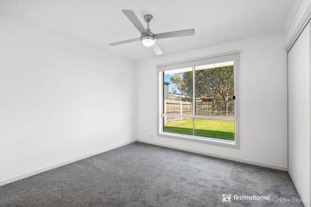 Spacious Family Home in a Thriving Location! - Photo 2