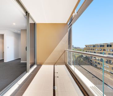 Contemporary One Bedroom Apartment with Study Nook + Storage Cage -... - Photo 5