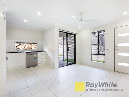 GREAT SIZE 2 BEDROOM HOME! - Photo 1