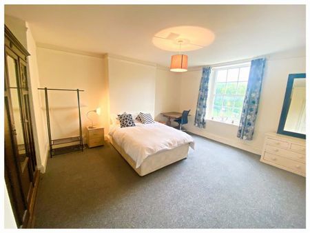 13 Broomgrove Crescent, Broomhill - Photo 3