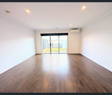 Throw Your Car Keys Away | Top Location! - Photo 1