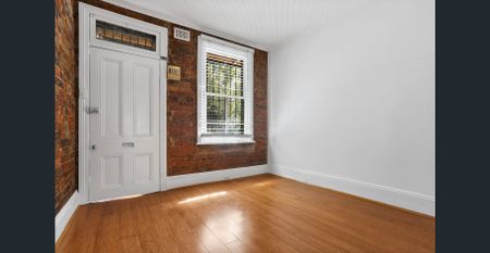 Two bedroom plus study Victorian terrace. - Photo 5