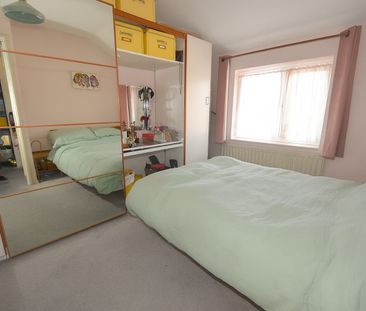 3 Bed Maisonette, Brangwyn Crescent, SW19 - Photo 3