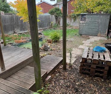 2 bedroom semi-detached house to rent - Photo 5