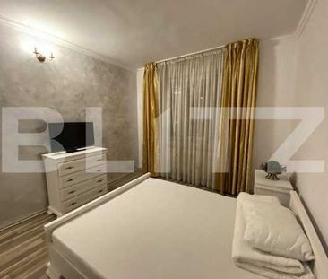 Apartament de lux, 3 camere, 120mp, curte proprie, loc de parcare privat - Fotografie 5