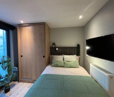 Standard Studio - Photo 4