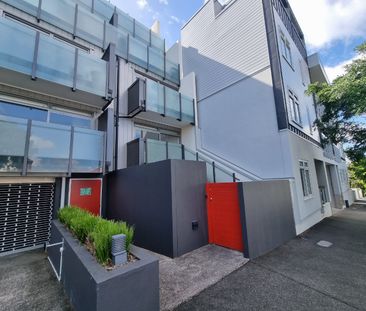 Perfect Work + Play Combo - Photo 1