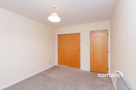 Corfe Way, Farnborough, GU14 - Photo 3