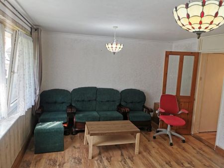 3 bedroom maisonette to rent - Photo 2