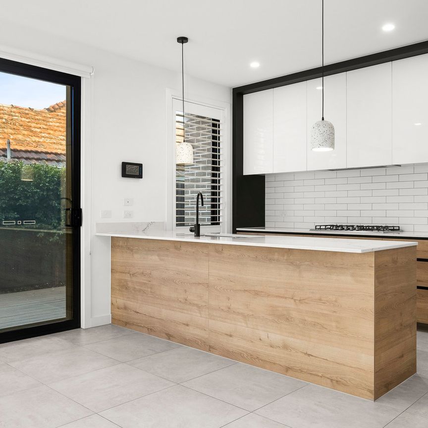 1/3 Alexander Street, Avondale Heights VIC 3034 - Photo 1