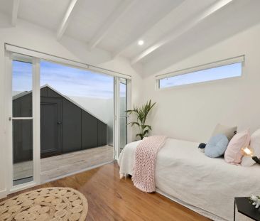DESIGN INSPIRED URBAN OASIS - 3 BEDROOM HOME - Photo 1