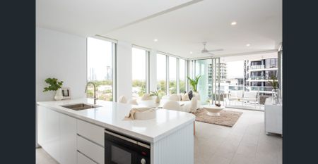 Resort Living - 2-bedroom, 2-bathroom luxury apartment - Photo 3