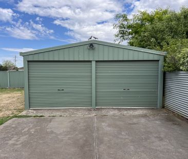 Spacious Three Bedroom Family Home - Double Shed, Generous yard and... - Photo 3