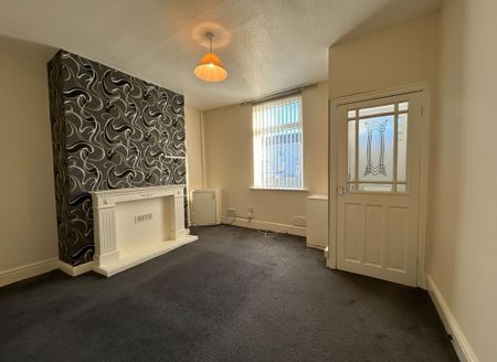2 bedroom terraced house to rent - Photo 2