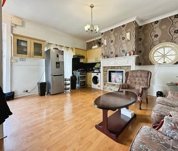 2 bedroom end of terrace house to rent - Photo 5