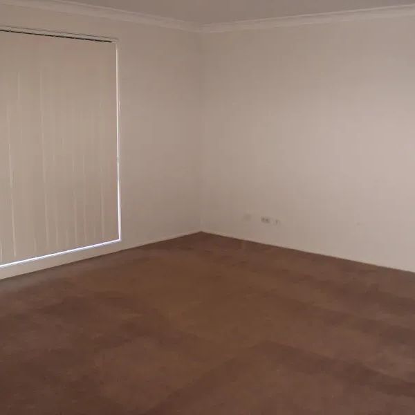 Modern Family Haven in Prime Kellyville Ridge Location - Photo 1