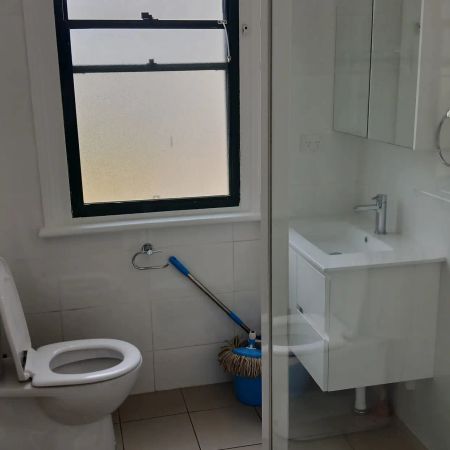 REFURBISHED STUDIO - Photo 3