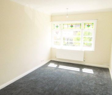 3 bedroom flat to rent - Photo 3