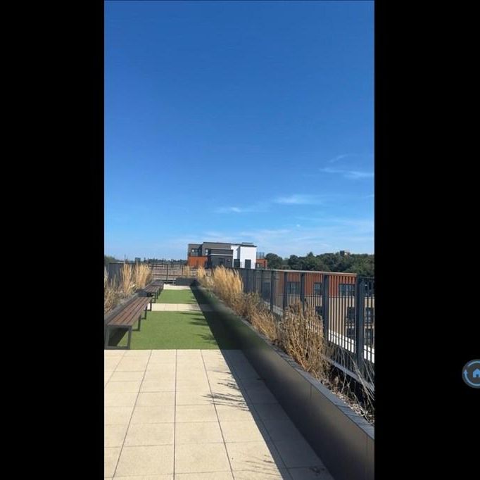 1 bedroom in a flat share to rent - Photo 1