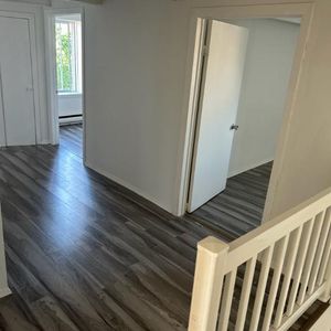 À louer – Grand 6 ½ en rénovation – Centre-ville de Sorel-Tracy - Photo 2