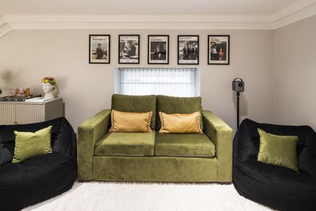 3 bedroom flat to rent - Photo 4