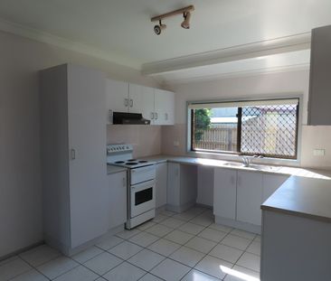 1/5 Tudor Court, 4740, Ooralea Qld - Photo 2