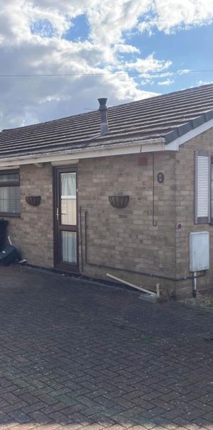 3 bedroom detached bungalow to rent - Photo 2