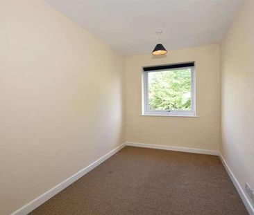 St Johns Court, Gladstone Road, Buckhurst Hill, IG9 - Photo 4