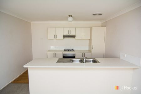 3 BEDROOM FAMILY HOME - Photo 5